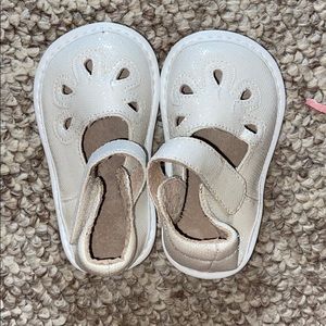 alligator brand shoes